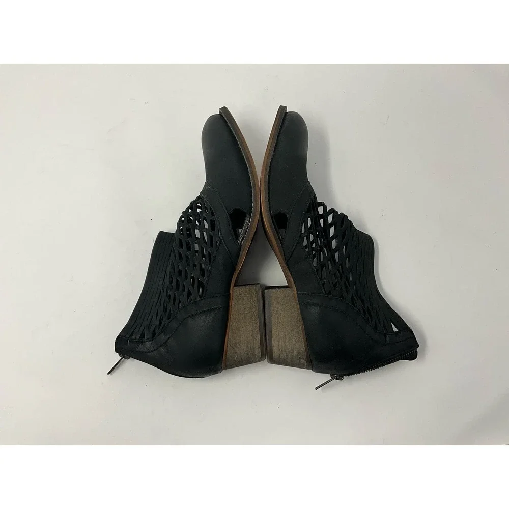 Rebel Womens Black Leather Block Heel Almond Toe Zipper Ankle Bootie Boot Size 9